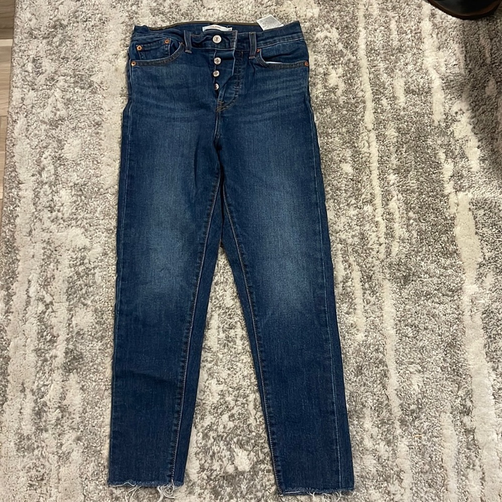 W28 wedgie skinny Levi’s